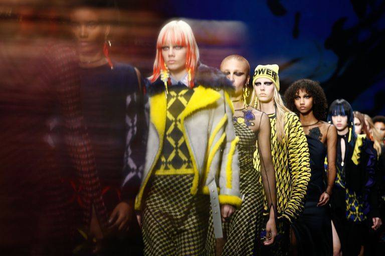 коллекция Versace осень-зима 2017 2018, показ на Неделе моды в Милане